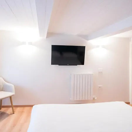 - Croix-de-ville 아파트 아오스타